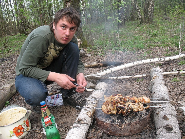 Шашлыки в лесу фото