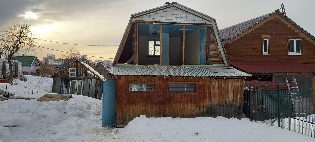 Разбор двухэтажного садового домика 6 х 8 в одни руки