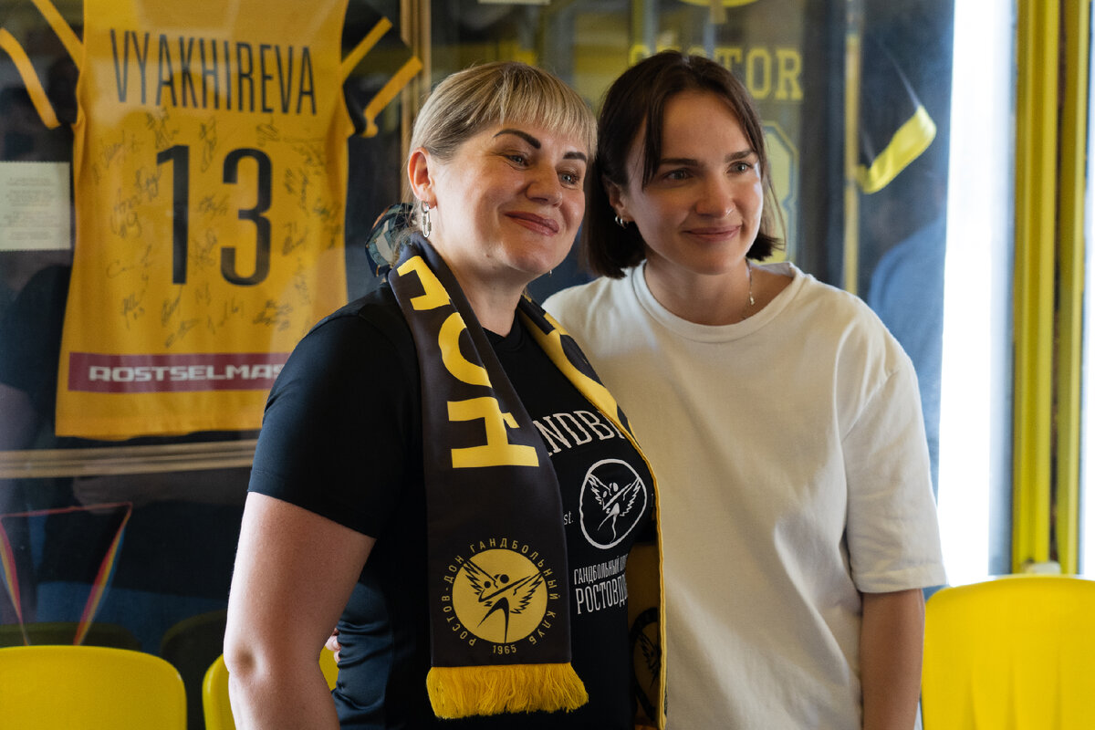 Фотосессия Анны Вяхиревой с болельщиками