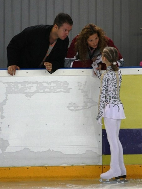 Игорь Пашкевич, Этери Тутберидзе, Юлия Липницкая. 2009 год. Фото из открытых источников 