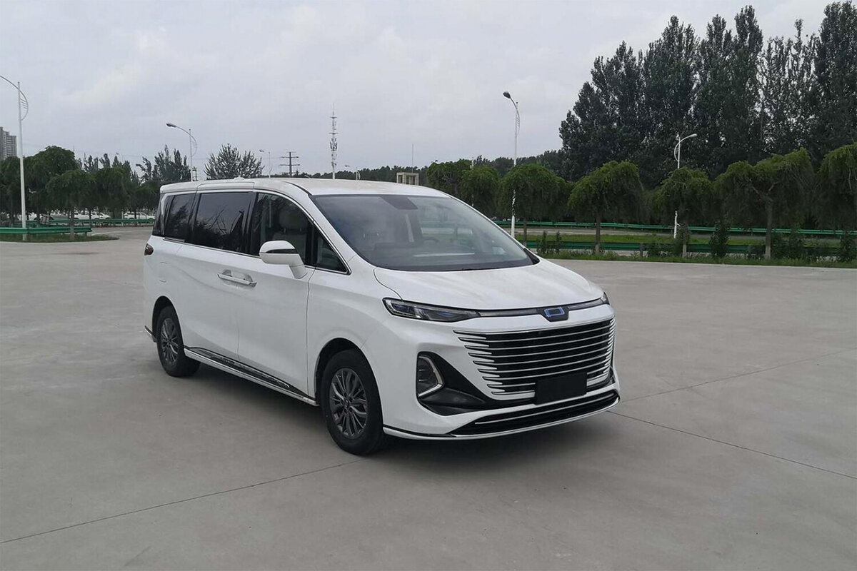     FAW показал новый минивэн Bestune Фото: autohome.com.cn