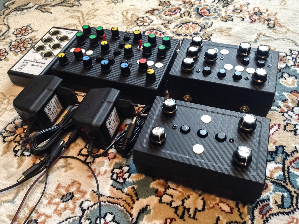 Звуковые объекты №1, №2 и №3 (ещё zoppo и два блока питания)