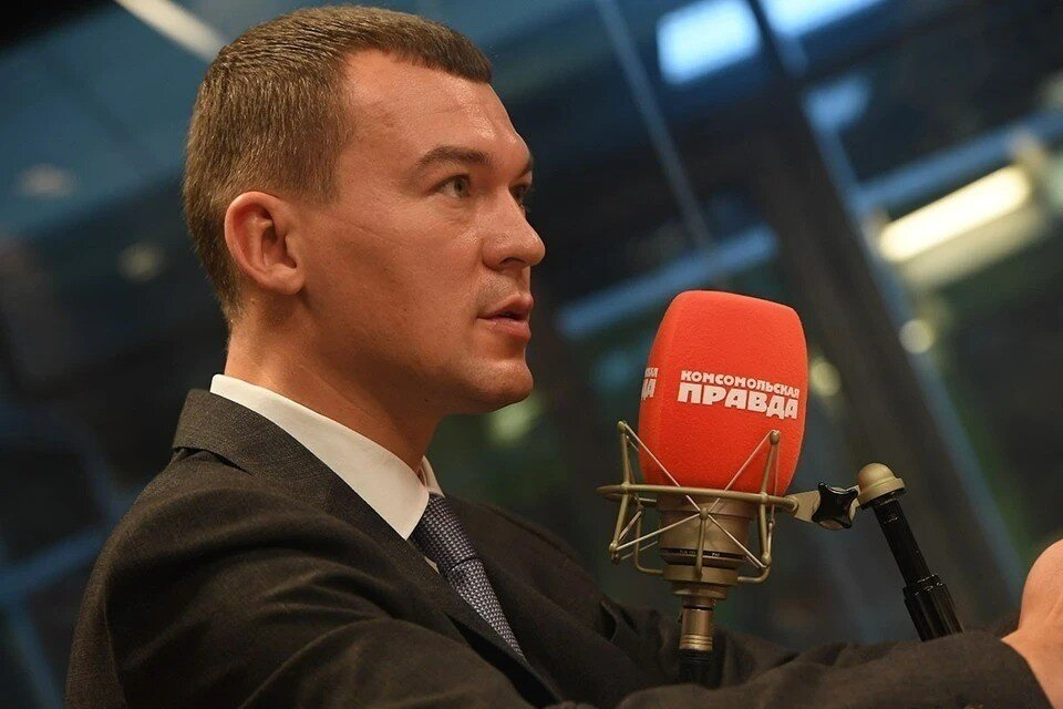     Михаил Дегтярев в эфире радио. Иллюстрация из архива КП. Иван МАКЕЕВ