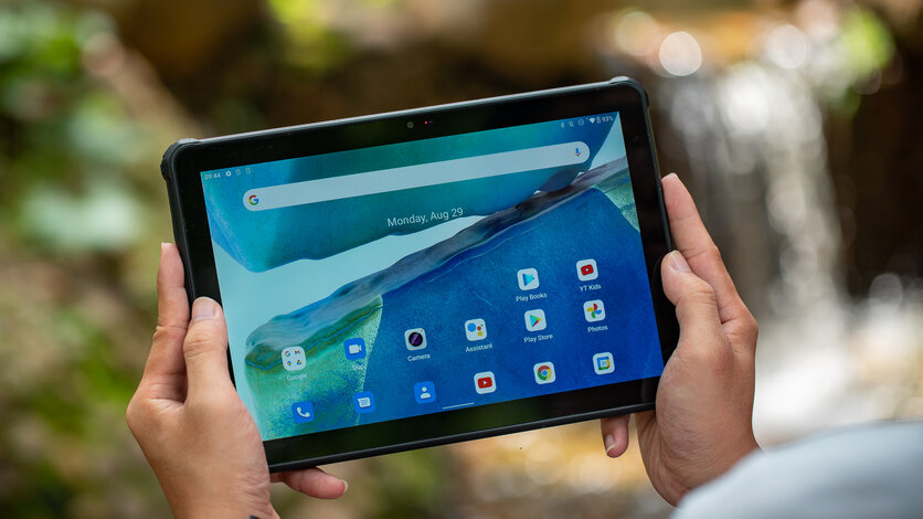 Планшет получил прорезиненный корпус