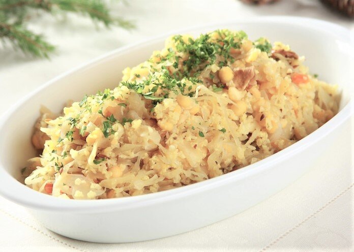 капуста с пшенной кашей, горохом и грибами