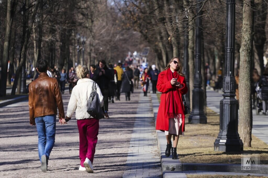    Россияне чувствуют себя счастливее всего в субботу / ©Getty images