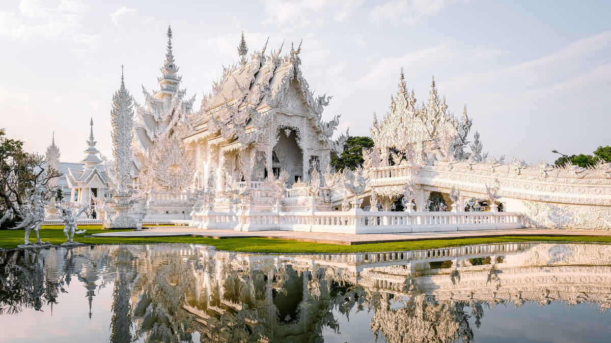 Wat Rong Khun | Chalermchai Kositpipat | 1997-н.в. | Chiang Rai, TH