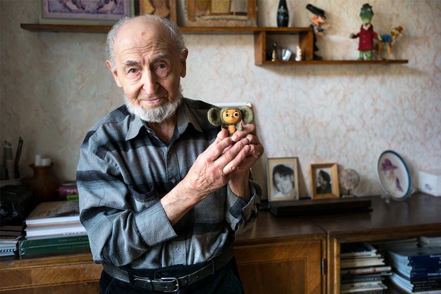Леонид Аронович с Чебурашкой