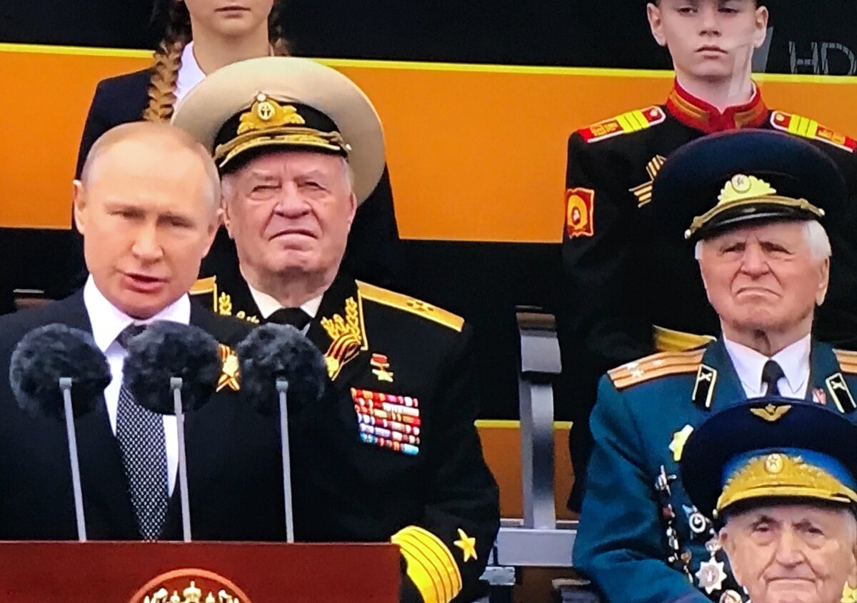 9 мая 2019. Константин Федотов в среднем ряду справа