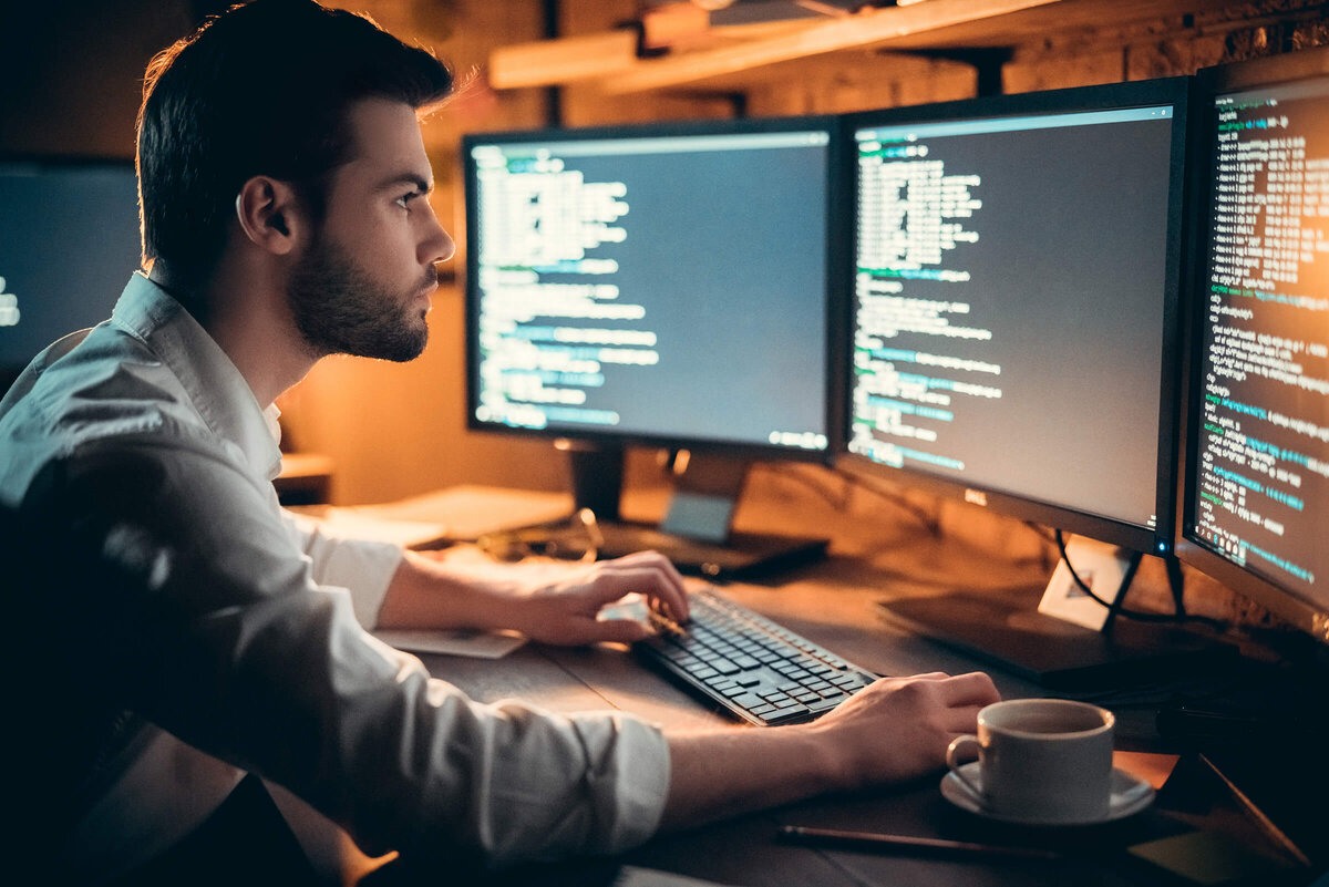 Скоро каждый третий будет работать в интернете.
