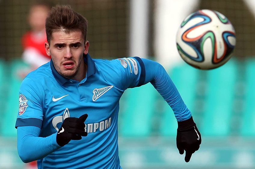 В своё время Артём Попов играл за "Зенит-2"