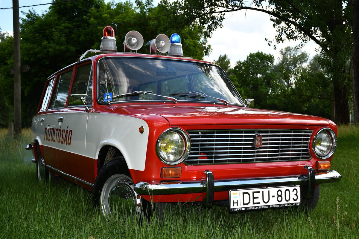 А вот и пожарники