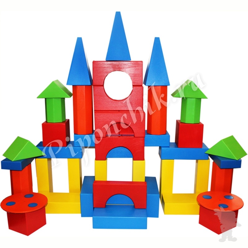 Кубики были гораздо больше. Кубы достигали размера головы  взрослого человека. 