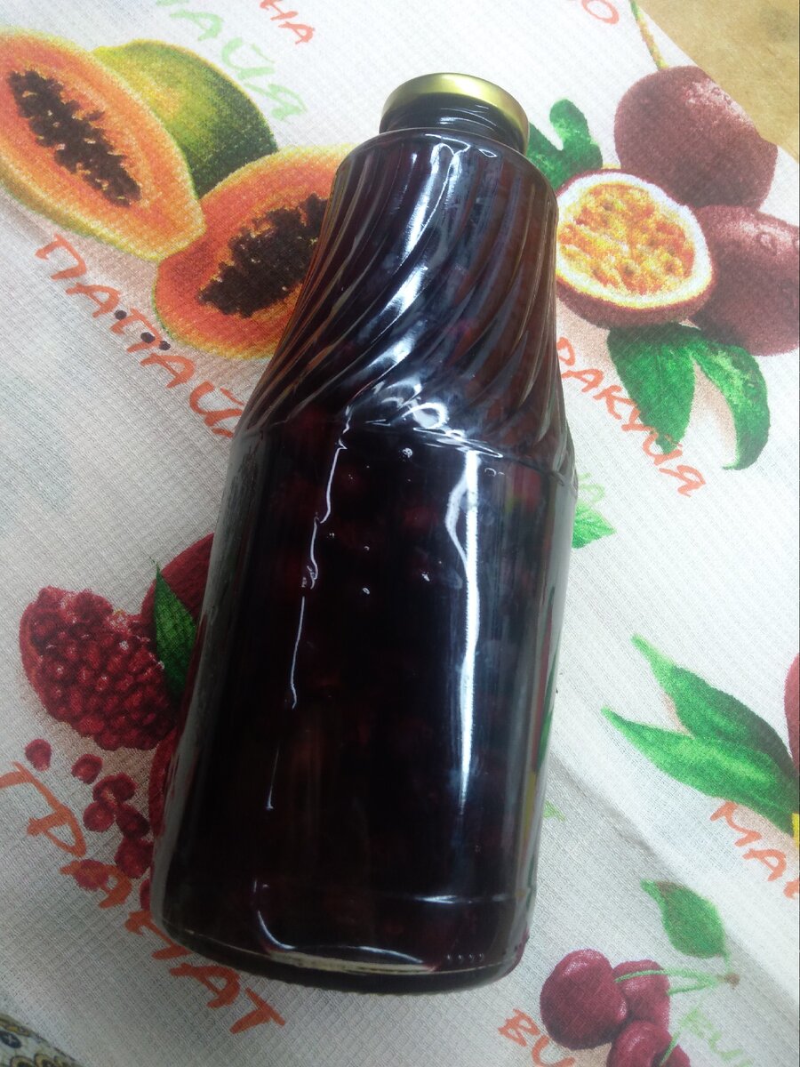Компот заготавливаю в бутылках из под гранатового сока