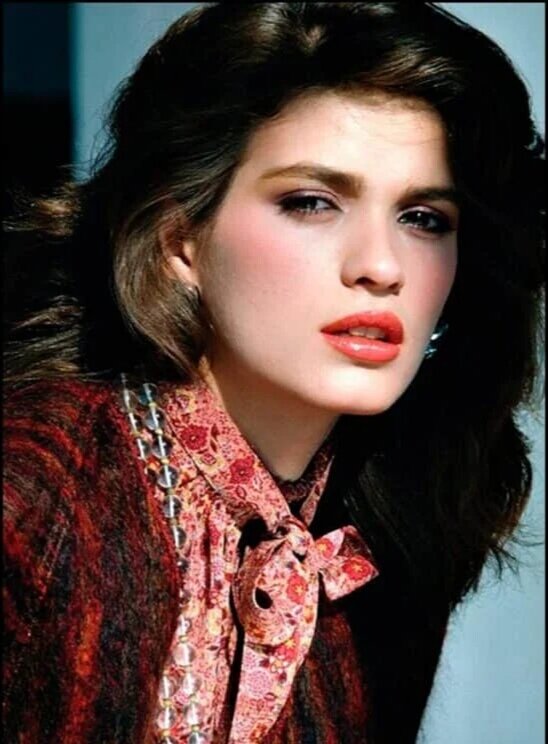 Фотомодель Джиа Каранджи. 