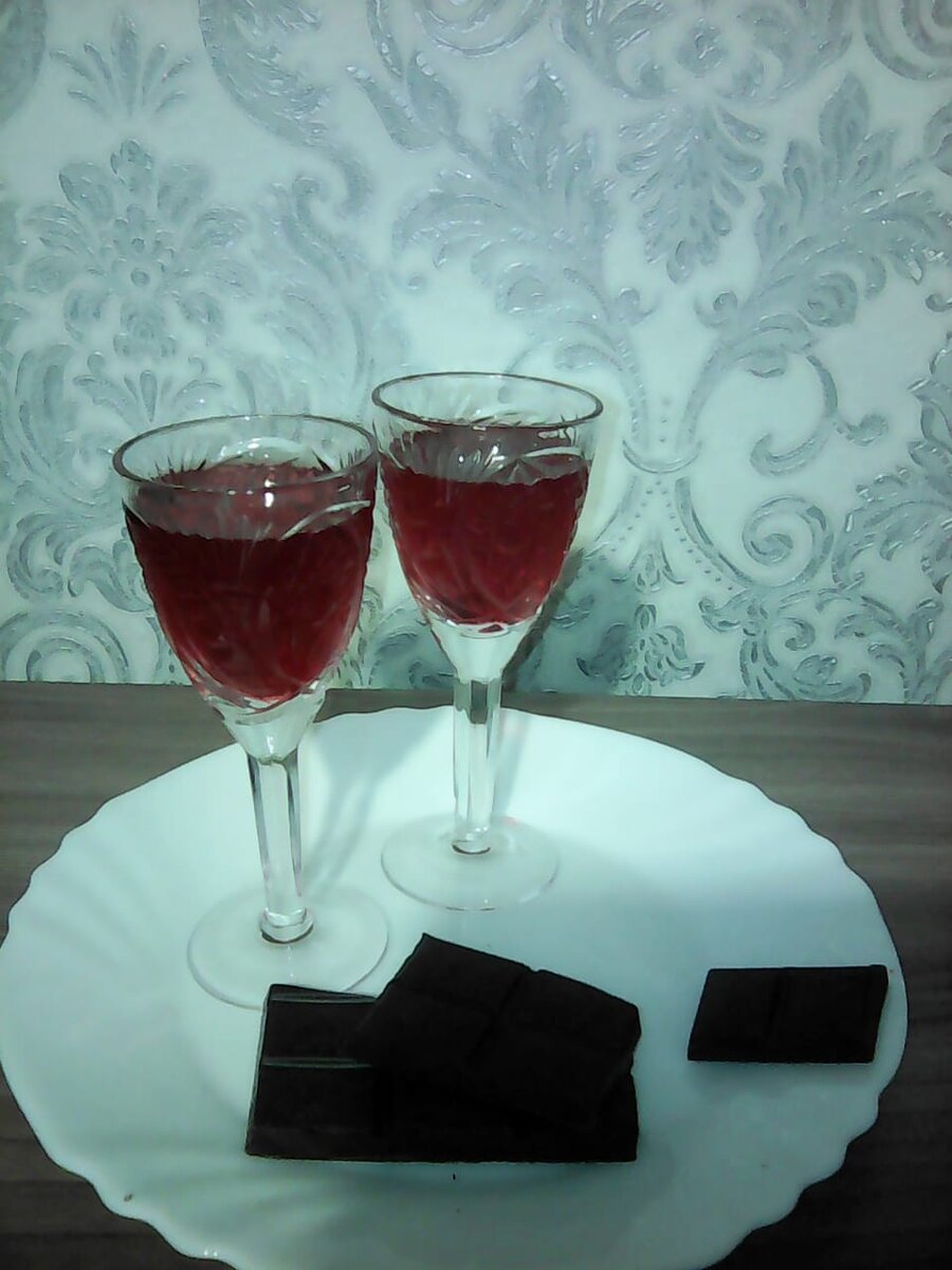 Собственное фото. Наливочка готова)