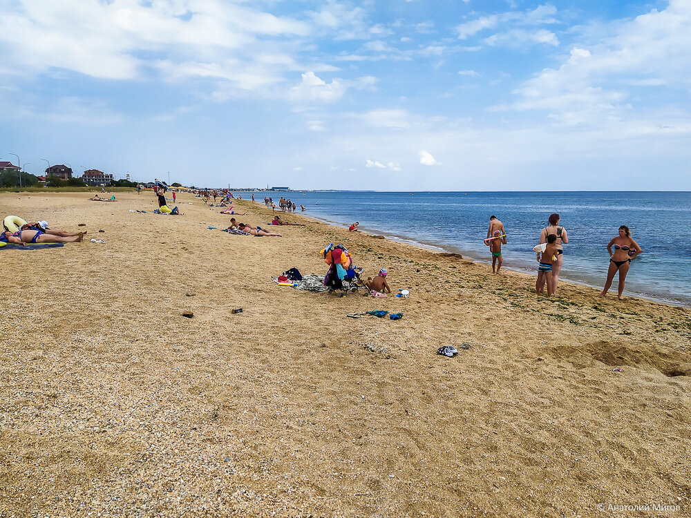 Почему в Крыму в 35-градусную жару вода в море такая холодная, что сводит ноги