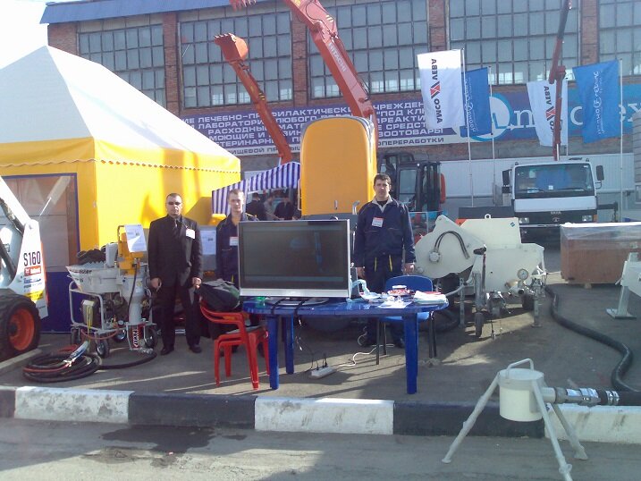 Наш первый в жизни стенд на выставке. 