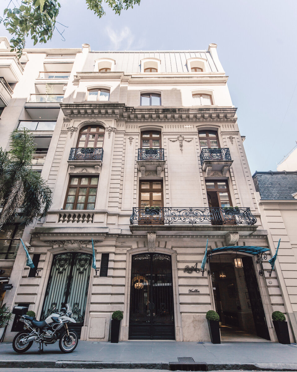 Здание отеля в престижном районе Буэнос-Айреса