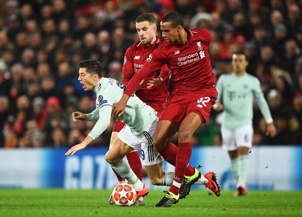 Левандовский и его охрана)