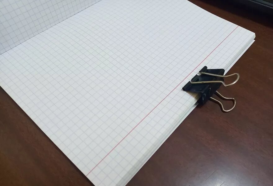 Два способа скрепить листы бумаги