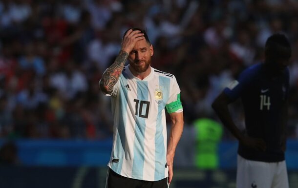 Леонель опять плачет..