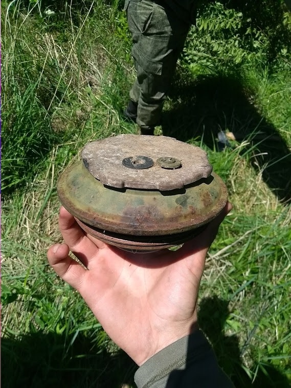 Верхняя часть противотанковой мины 