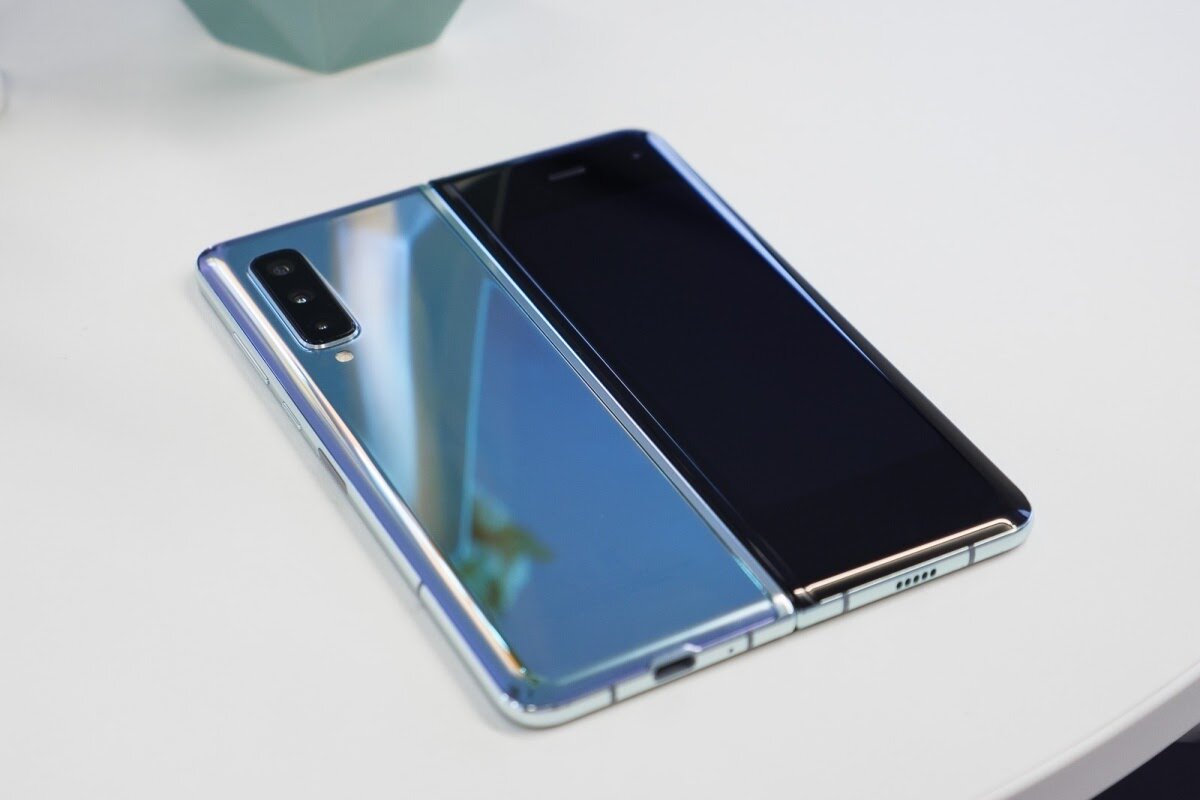 Смарфтон Galaxy Z Fold 2