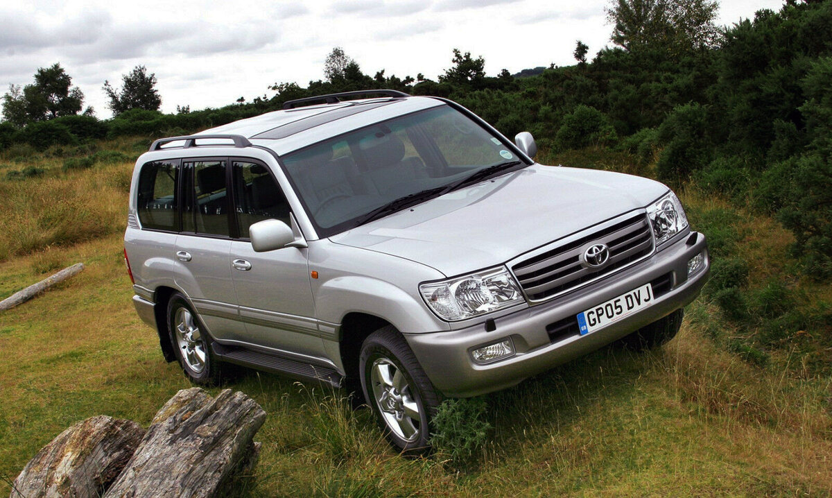 Оригинальный Toyota Land Cruiser 100 2003 года выпуска