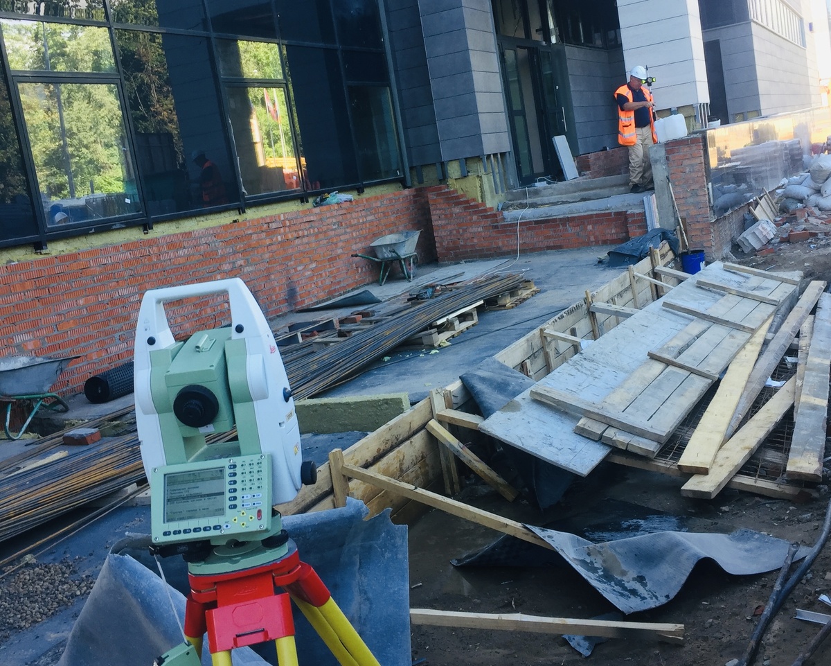 Контрольная геодезическая съемка – показывает насколько построенное здание отличается от проекта