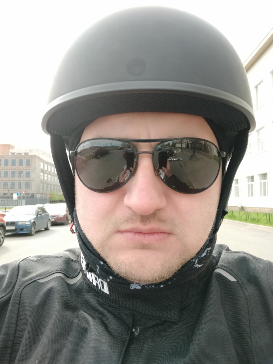 Обычные Полароиды, честно отказавшие 3/4 сезона.