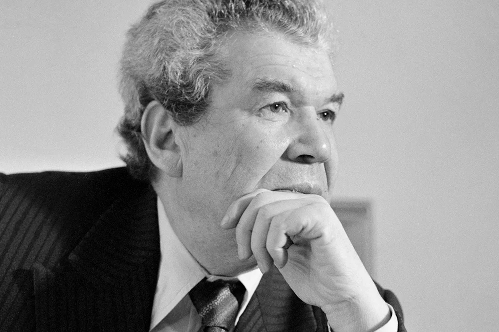 Мустай Карим (настоящее имя Мустафа Сафич Каримов)