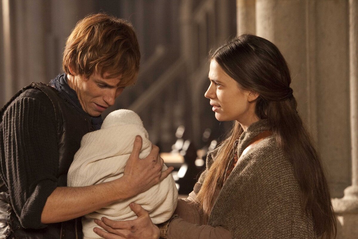 Кадр из сериала "Столпы земли". 