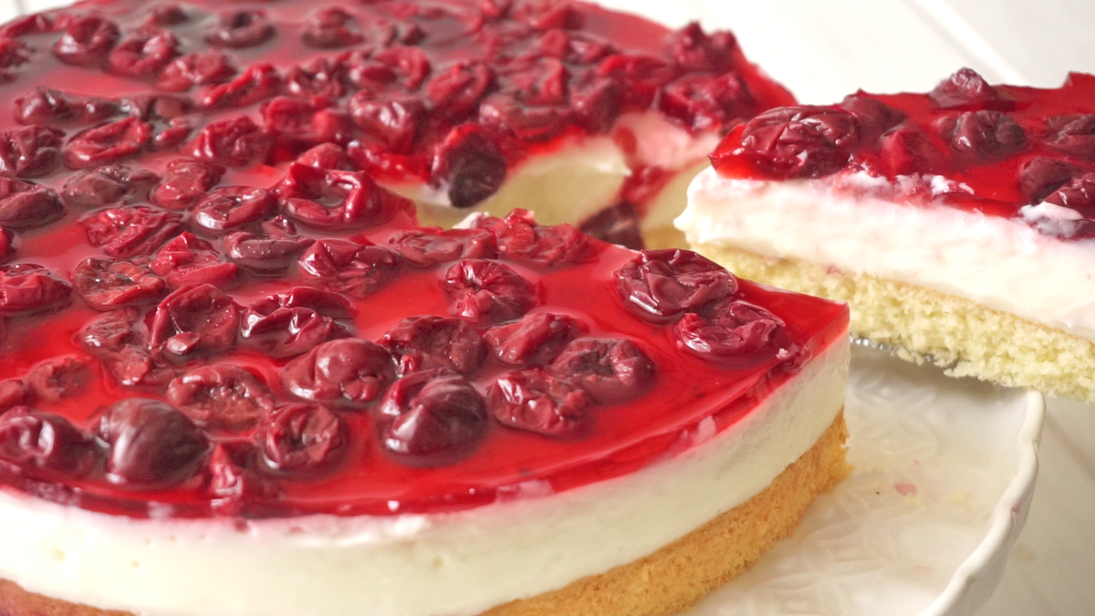 Вишневый торт суфле вишневый. Чизкейк без выпечки с творогом и желатином. Дзен торт без выпечки с вишней. Вишневый торт без выпечки. Торт вишня без выпечки.