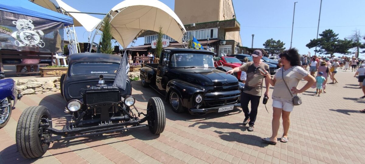 Участники пробега ретроавтомобилей на Ай-Петри // Фото: пресс-служба канатной дороги «Мисхор – Ай-Петри»