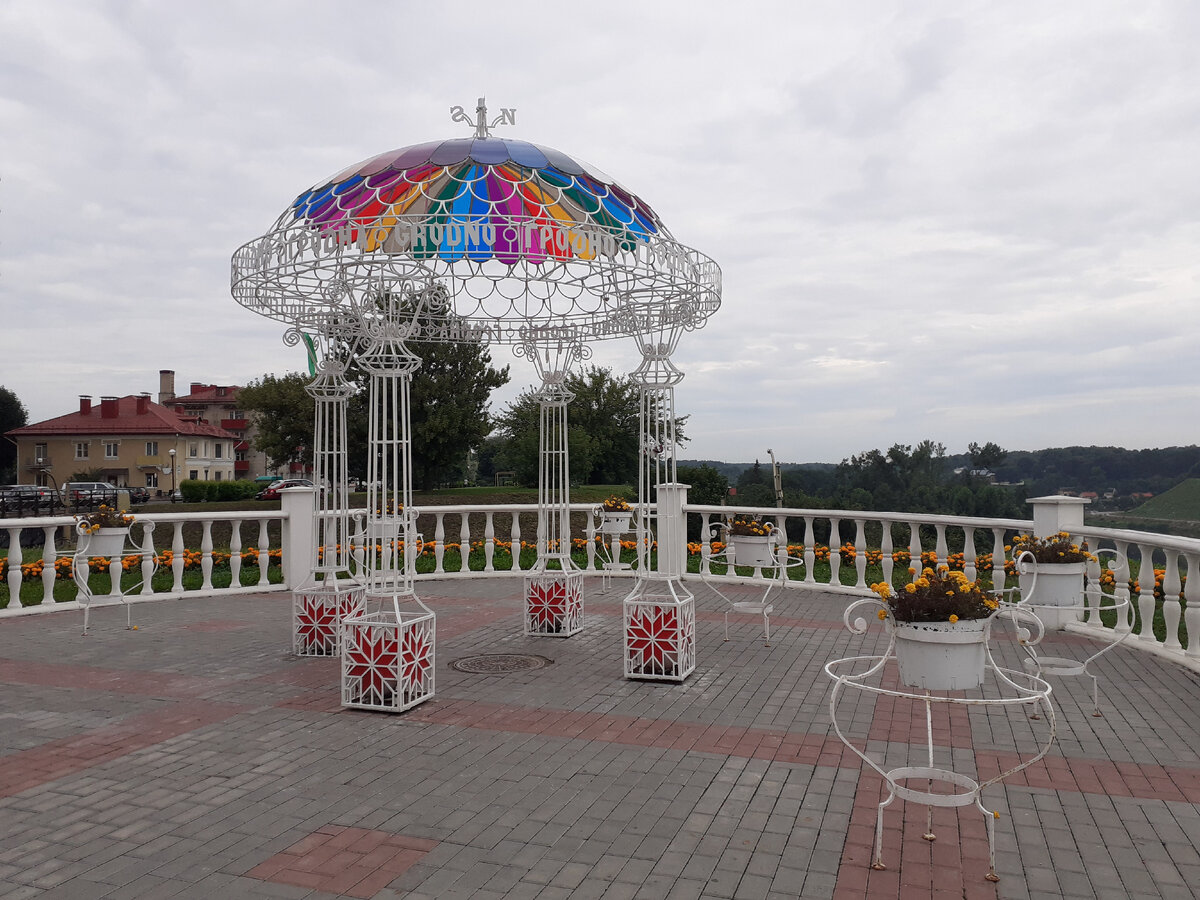 И даже в пасмурную погоду здесь красиво.