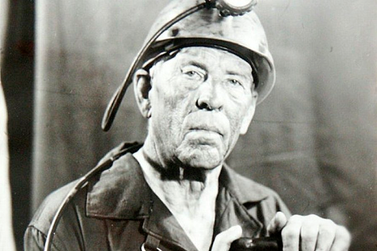 Никита изотов стахановец. Никита изотов шахтер. Алексей григорьевич стаханов. Никита алексеевич изотов. Герой труда в ссср стаханов.