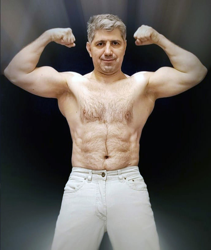 Сергею на фото 45 лет и он решил привести себя в форму