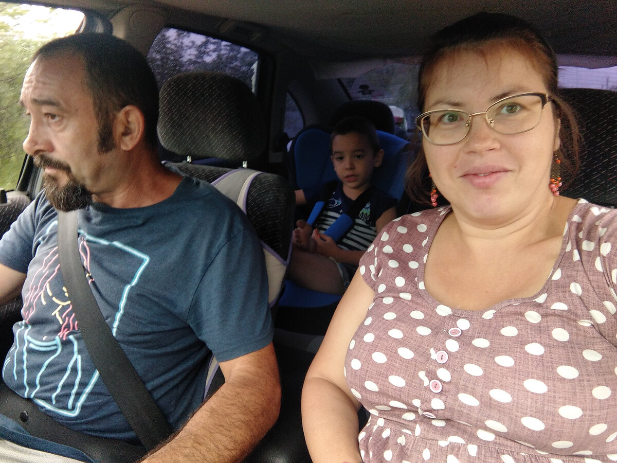 Я не была в Ростове два года, Коробок - семь лет. 