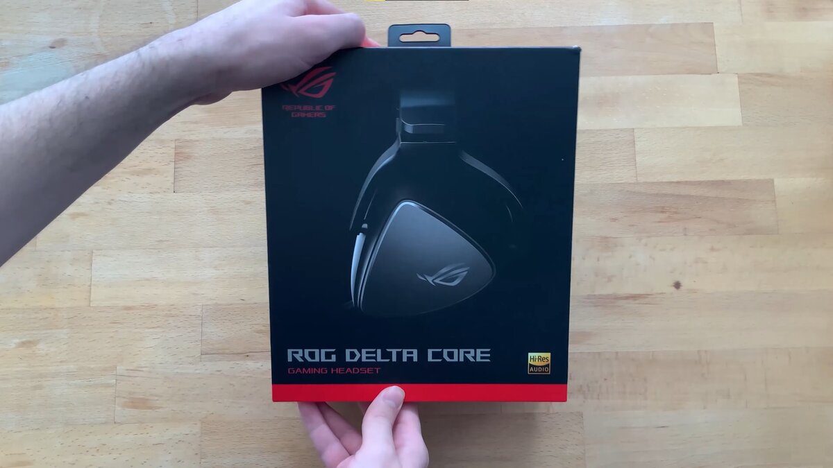 Распаковка ASUS ROG Delta Core