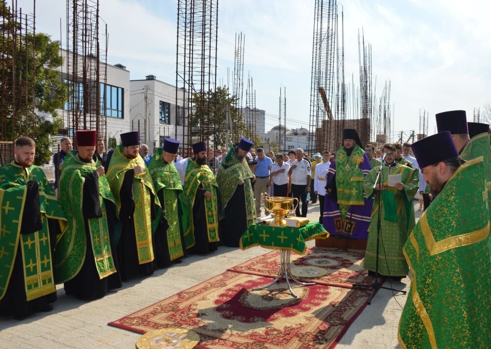 Торжество закладки соборного храма Всех Святых в земле Русской просиявших в парке Победы. Фото Кирилла Сомова