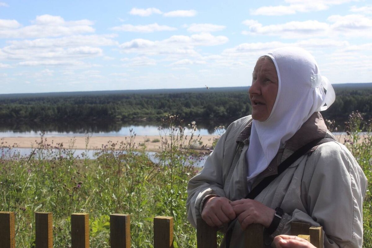 Чудные камни, пустые храмы и трапеза под открытым небом. Однажды я съездила  в Усть-Вымь и окончательно влюбилась в коми деревню | Настя с Севера | Дзен