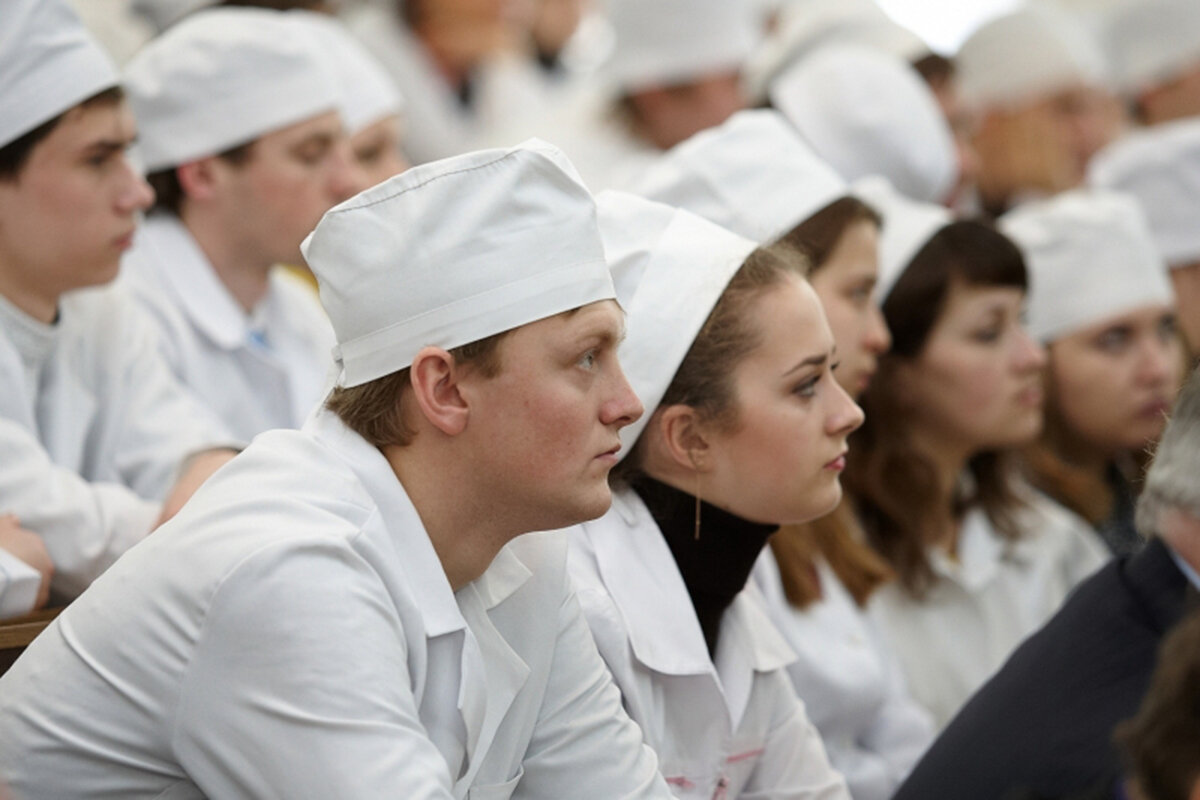 Медицинская деятельность в медицинских вузах. Студенты медики. Студенты мединститута. Учеба в медицинском. Студенты меда.