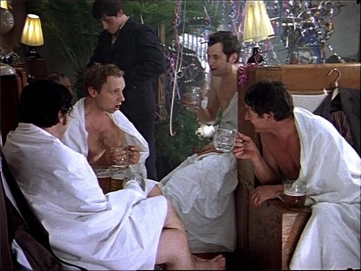 Кадр из фильма. Женя с друзьями в бане. 