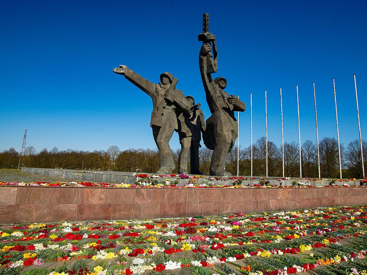 Мемориал Воинам-освободителям Риги в Парке Победы.