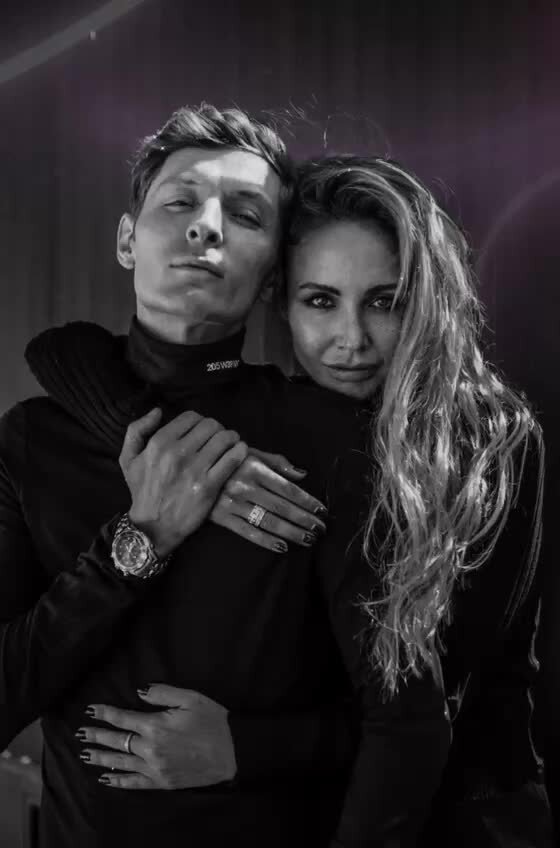    Павел читает стихотворение — подарок к годовщине Видео: Telegram