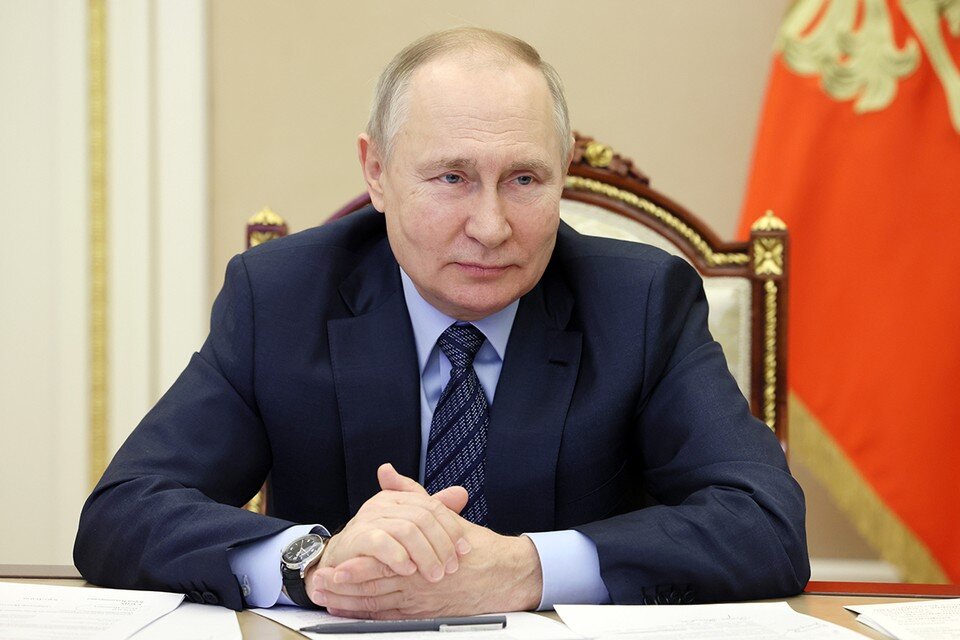     У Владимира Путина выдался напряженный день. Он разом обсудил и развитие социалки в стране, и экологию, и зарплаты бюджетников. Фото: Михаил Метцель/POOL/ТАСС