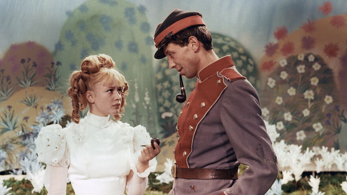    Марина Неелова и Олег Даль на съемках кинофильма "Старая, старая сказка"© РИА Новости