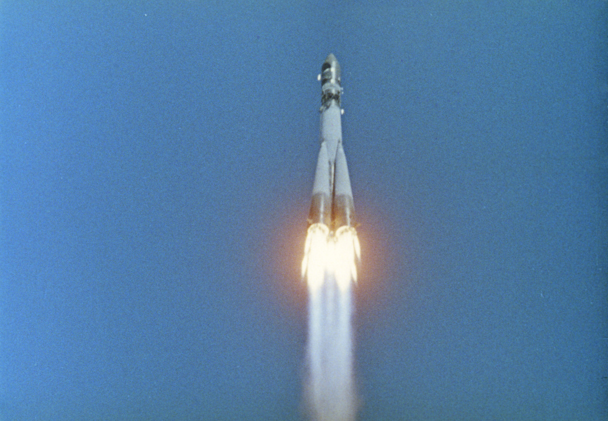 Космический корабль Восток 1. Старт с Земли (12 апреля 1961 г.) с первым космонавтом Юрием Гагариным на борту. Кадр из документального фильма 1968 года © Спутник