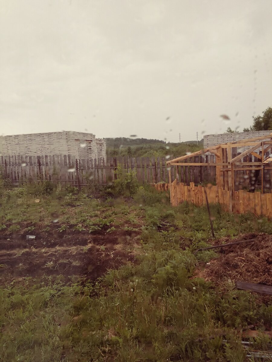 Сегодня что-то взгруснулось и мой вид из окна тоже грустный